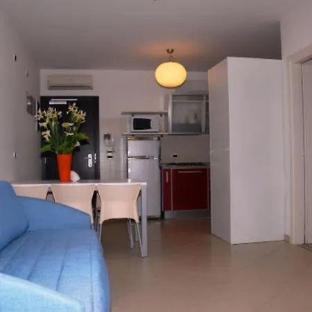 Welcoming Flat Next To The Sea 비비오네